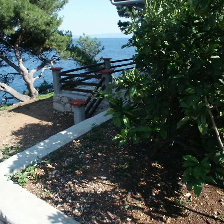Apartment Seaside Secluded Apartments Cove Srhov Dolac, Hvar - 2072 Gdinj