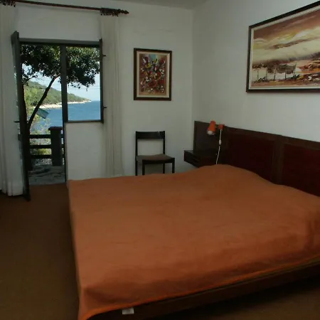 Seaside Secluded Apartments Cove Srhov Dolac, Hvar - 2072 Apartment Gdinj